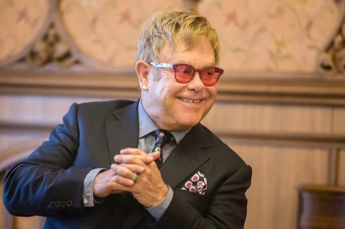 Elton John bei einem Interview
