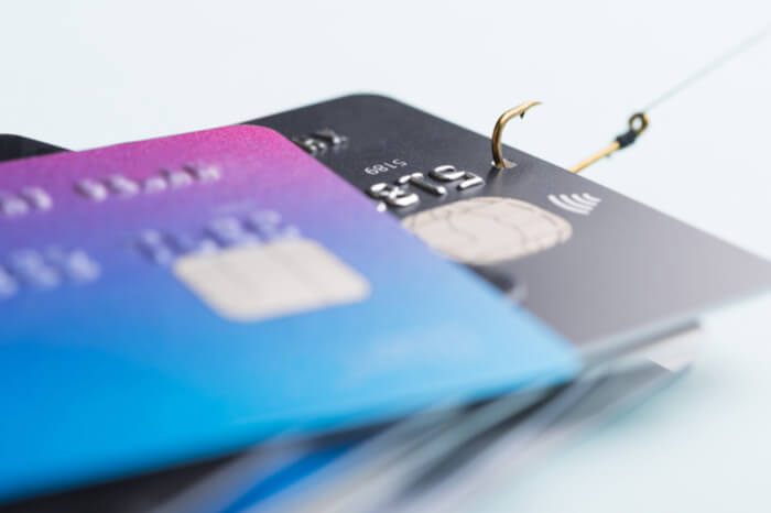 Phishing: Zahlungskarten an einem Angelhaken