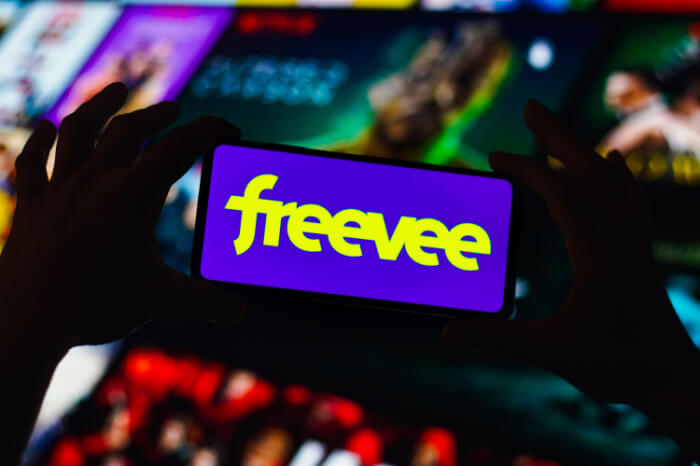Amazon Freevee: Logo auf einem Smartphone