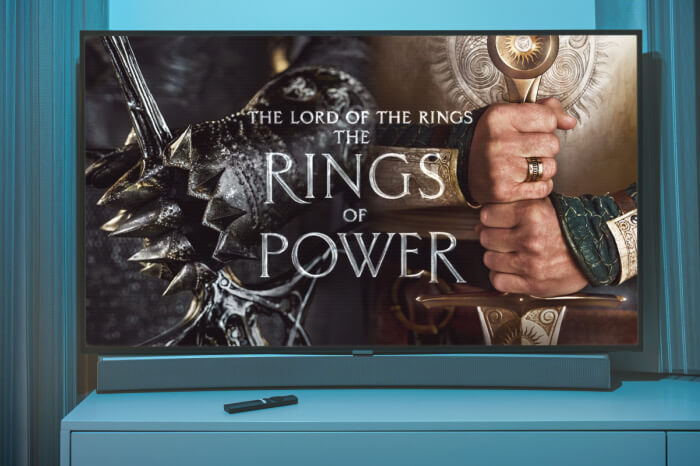 TV-Serie „Herr der Ringe: Die Ringe der Macht“ bei Amazon Prime Video auf einem TV