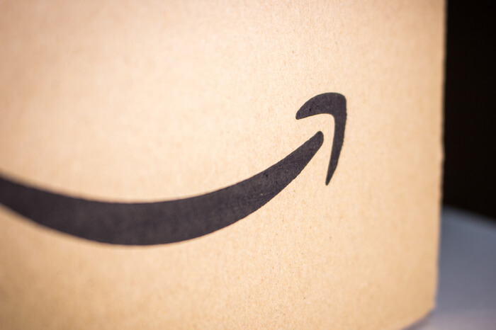 Hervorragende Quartalszahlen: Amazon-Paket mit einem Lächeln