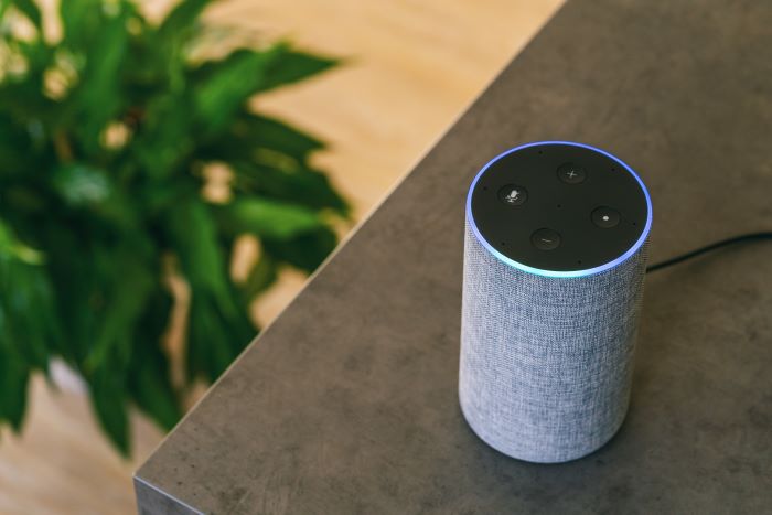 Amazon Echo: Amazons Sprachassistentin Alexa kann über smarte Lautsprecher gesteuert werden