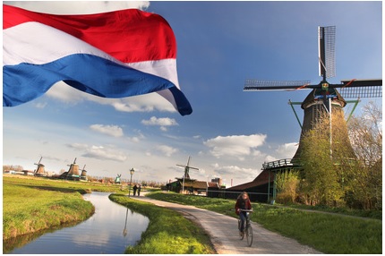 Niederländische Flagge mit Windmühle