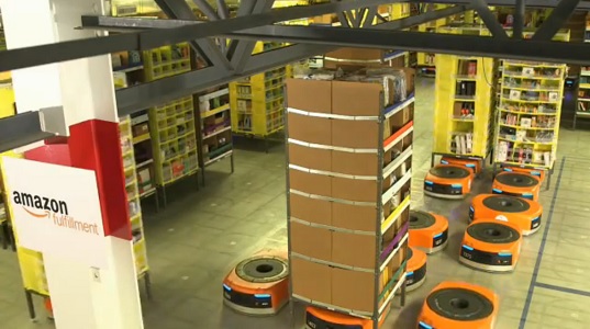 Amazons Kiva Roboter im Einsatz.